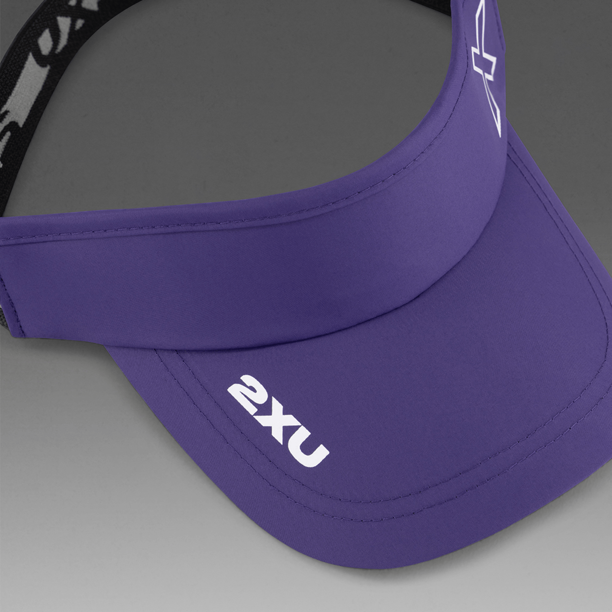 2XU South Africa - Performance Visor - FDK/WHT