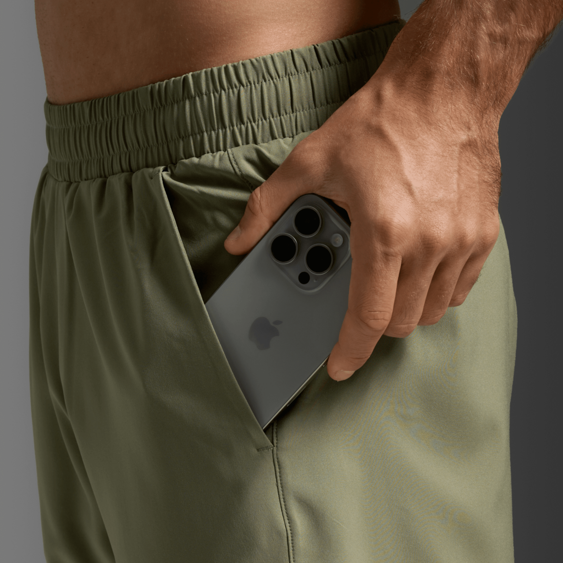 2XU South Africa - Men's Aero 7 Inch Shorts - Hunter/Black Reflective