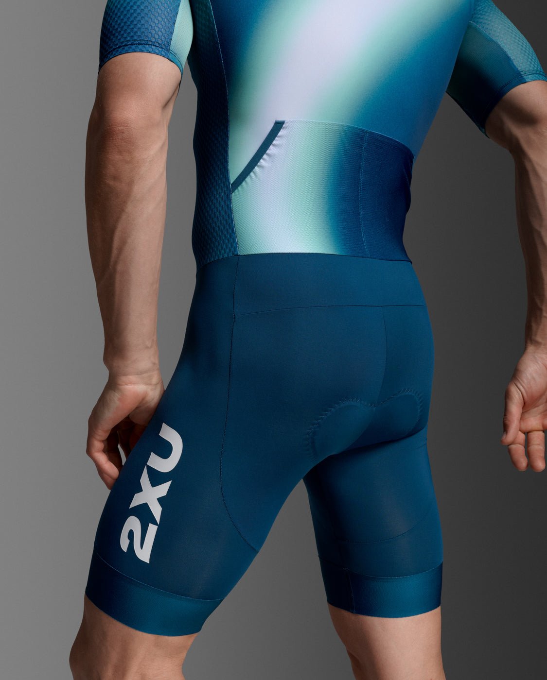 Men's Aero Hex Sleeved Trisuit – 2XU South Africa