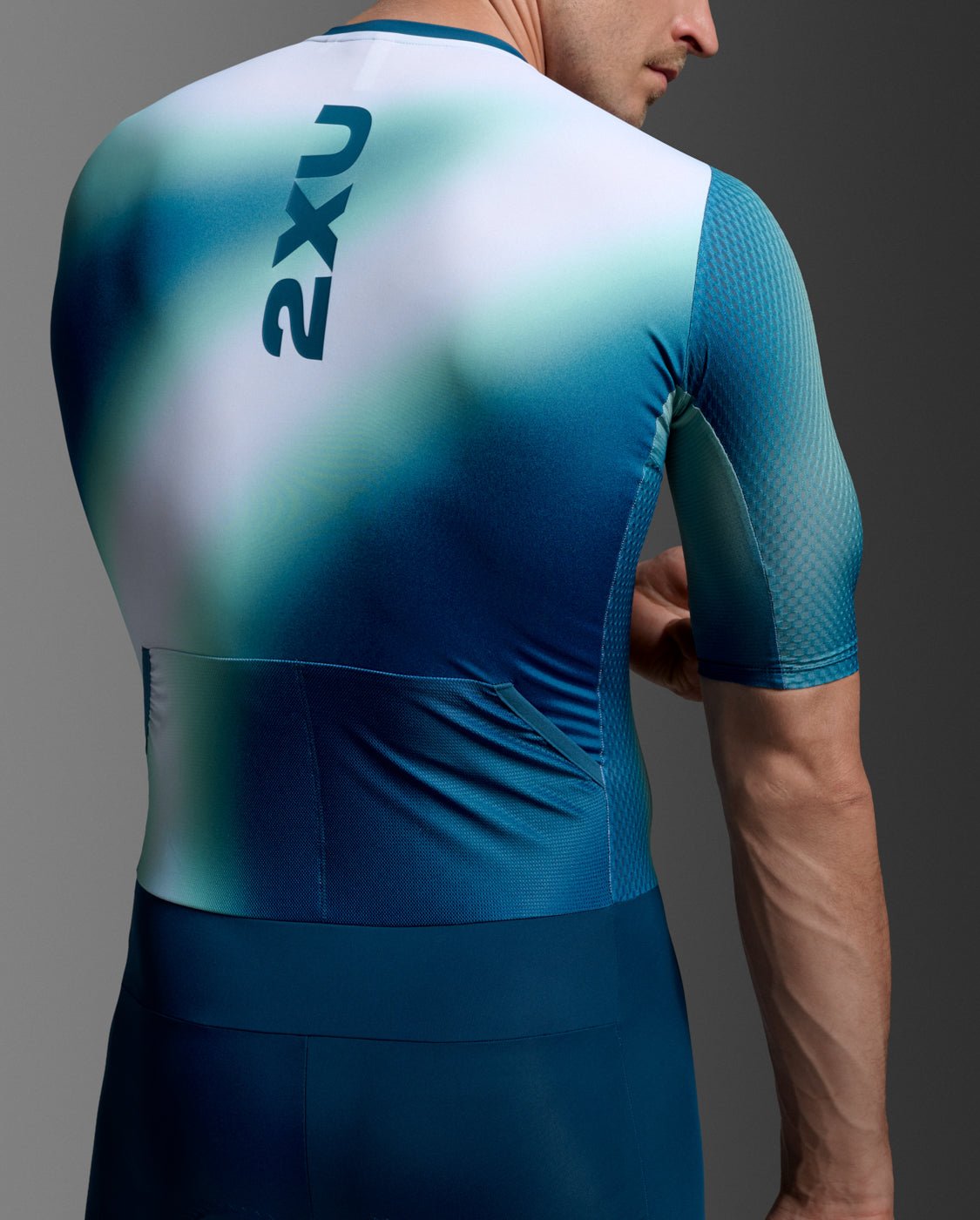 Men's Aero Hex Sleeved Trisuit – 2XU South Africa