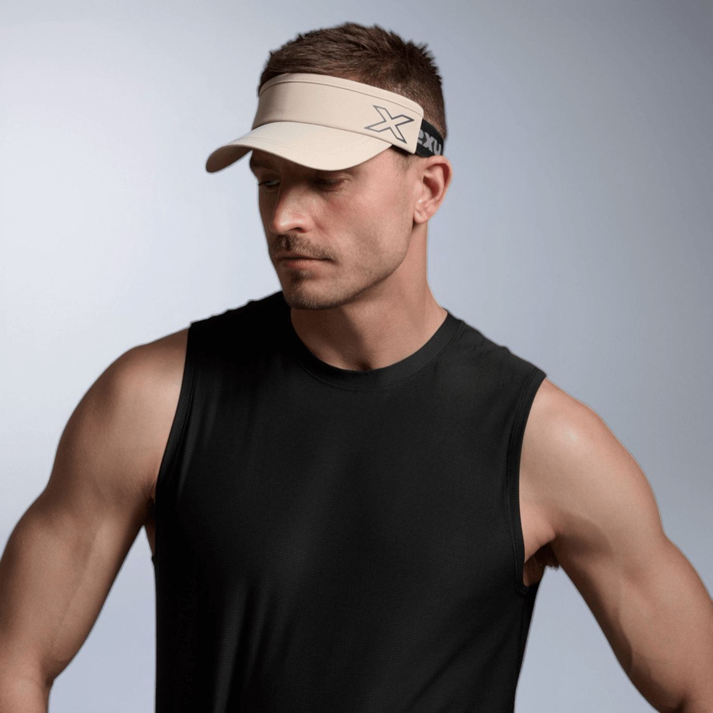 2XU South Africa - Performance Visor - Pebble/Black