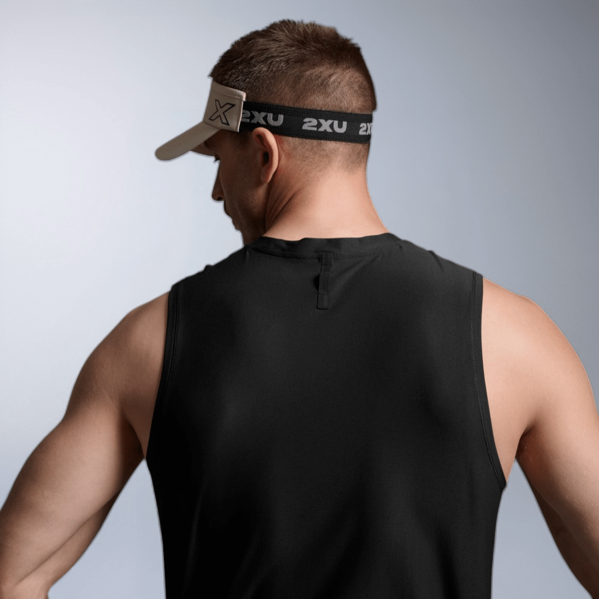 2XU South Africa - Performance Visor - Pebble/Black