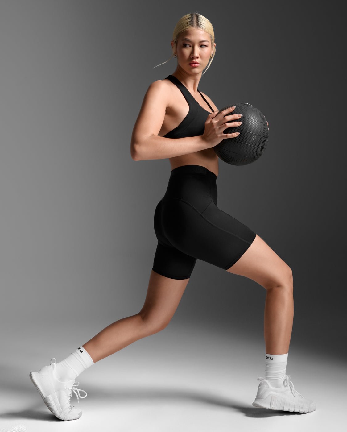 2XU South Africa - Women's Form Stash Hi - Rise Bike Shorts - Black/Black1