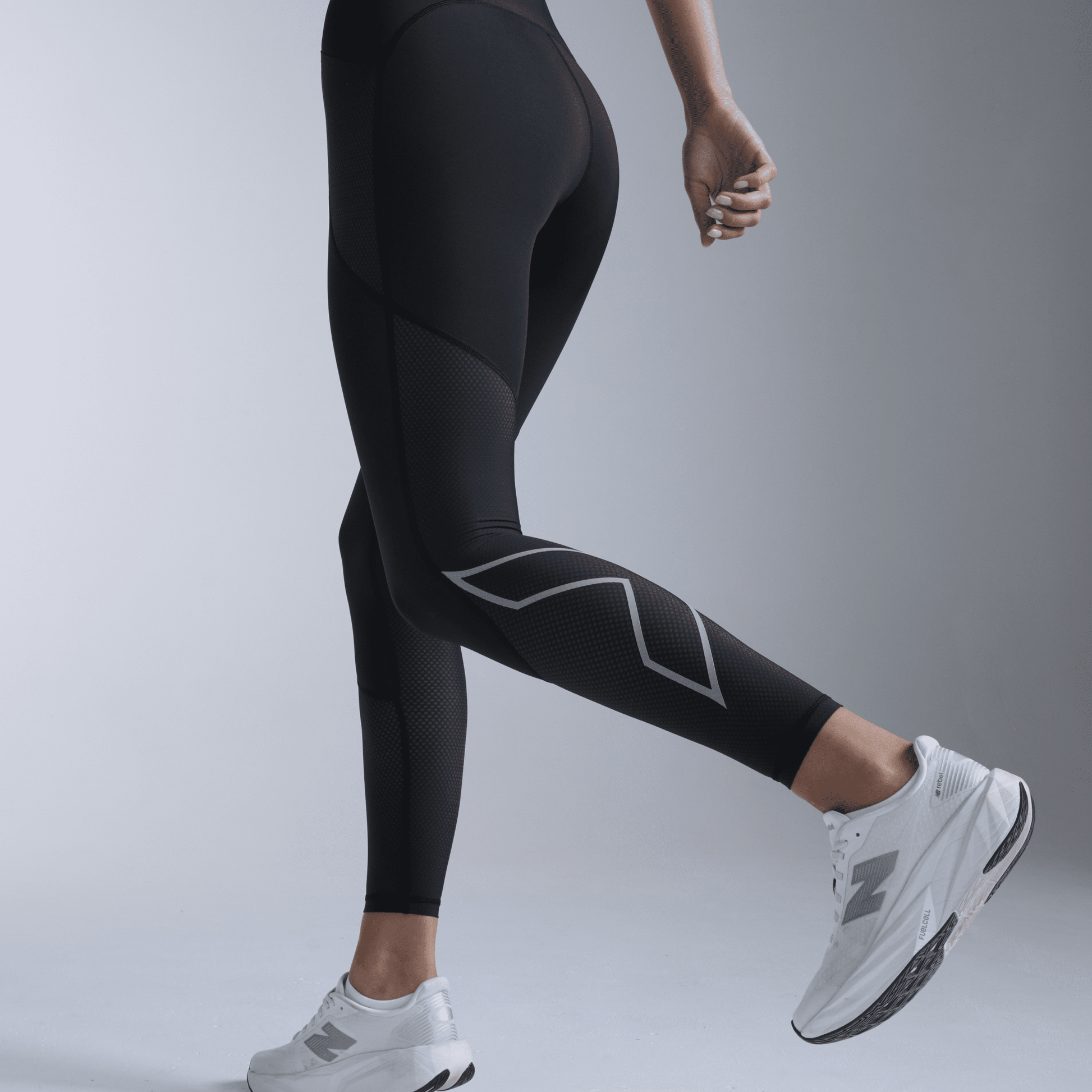 2XU South Africa - Women's Aero Mesh Hi - Rise Compression Tight - Black/Silver Reflective