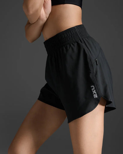 2XU South Africa - Women's Aero Hi - Rise 4 inch Shorts - BLK/SRF