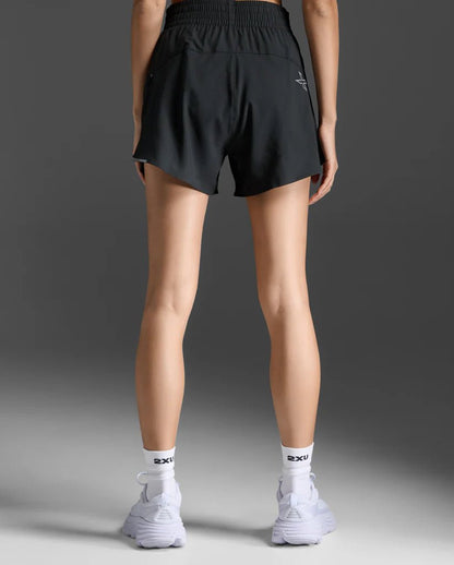 2XU South Africa - Women's Aero Hi - Rise 4 inch Shorts - BLK/SRF