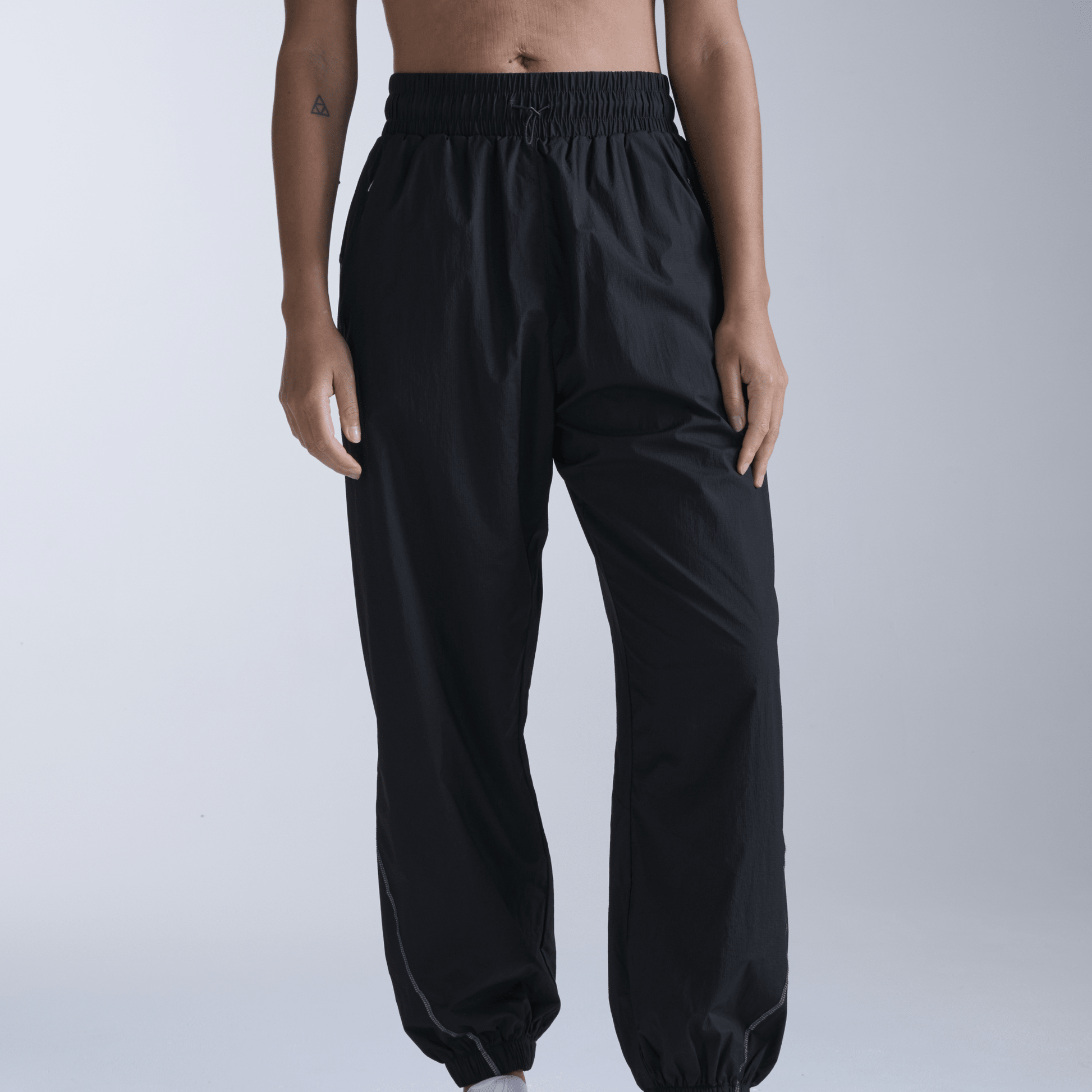 2XU South Africa - Women's Aero Oversize Jogger - Black/Silver Reflective