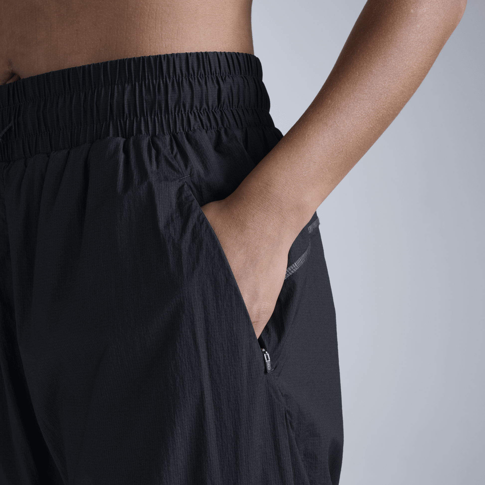 2XU South Africa - Women's Aero Oversize Jogger - Black/Silver Reflective