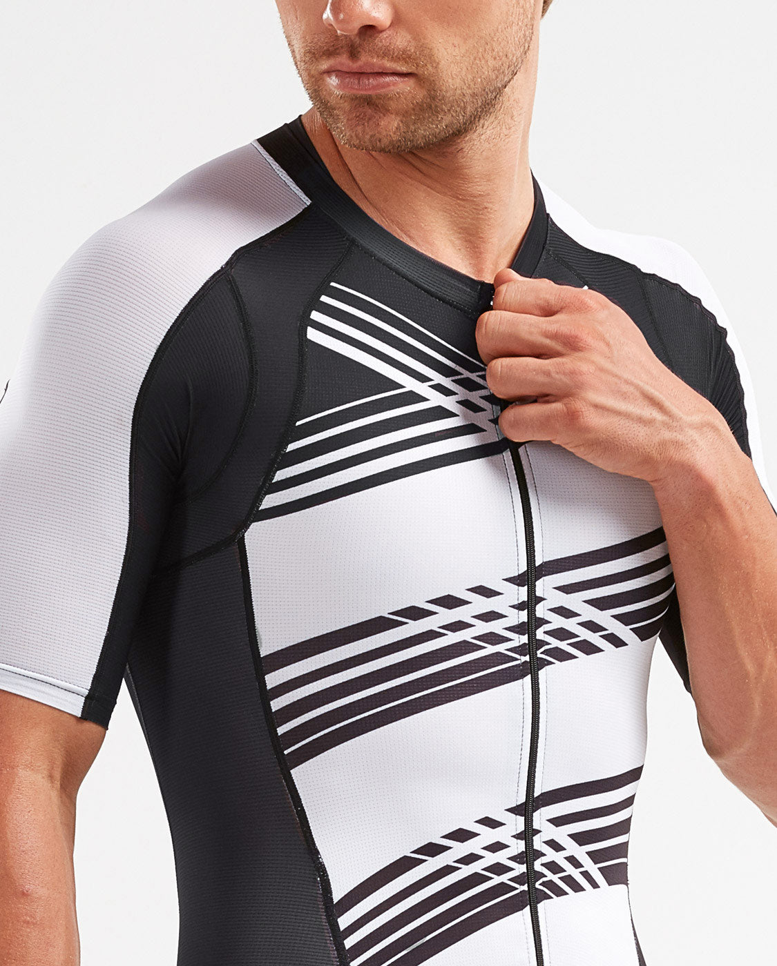 2XU South Africa - Men's Compression Full Zip Sleeved Trisuit - Black/White Lines
