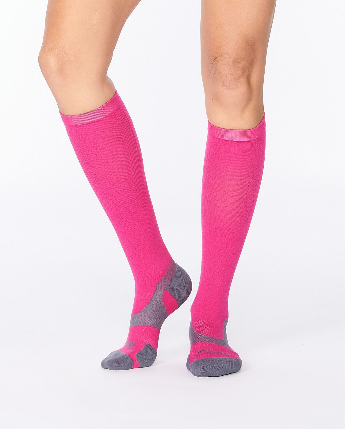2XU South Africa - Vectr Light Cushion Full Length Socks - Hot Pink/Grey