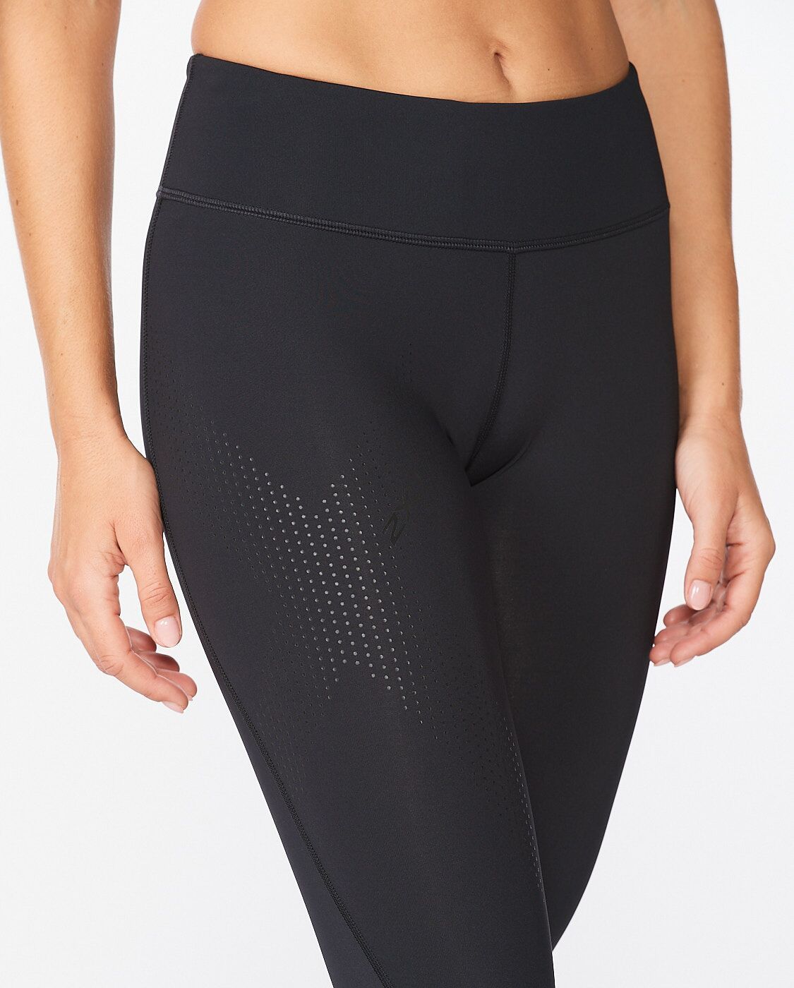 2XU South Africa - Women's Motion Mid-Rise Compression Tights - Black/Dotted Black Logo