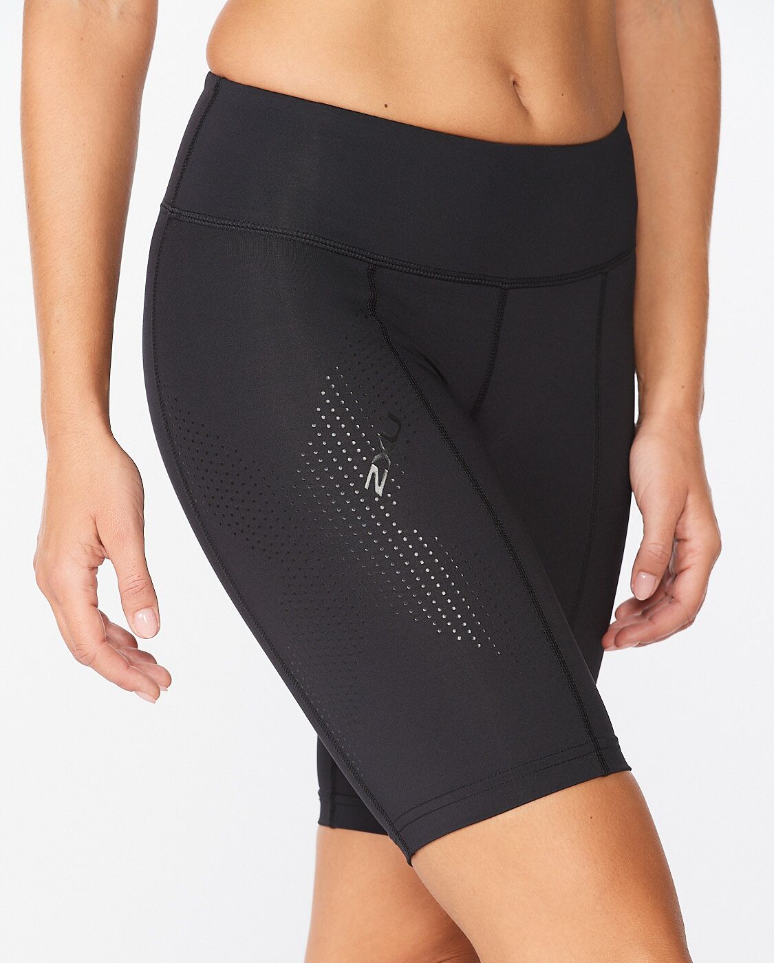 2XU South Africa - Womens Motion Mid-Rise Compression Short - Black/Dotted Black Logo