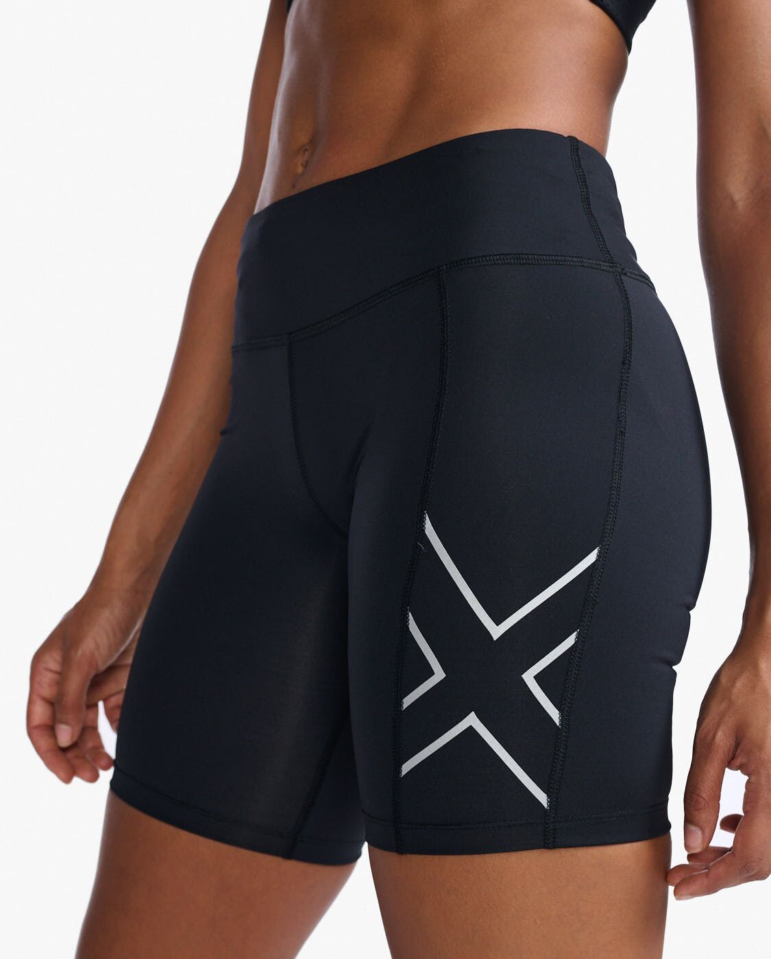2XU South Africa - Womens Aero Mid-Rise Compression 6 inch Shorts - Black/Silver Reflective